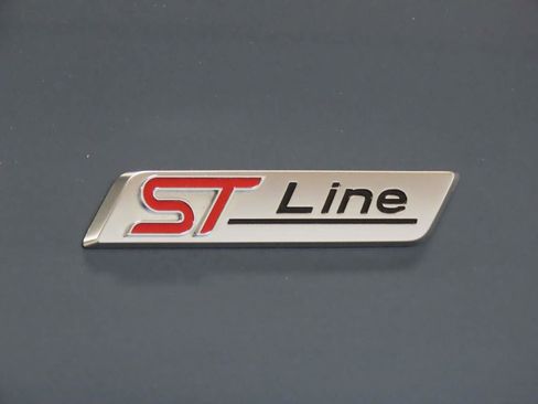 Used 2025 Ford Explorer ST-Line w/ Premium Package image 6