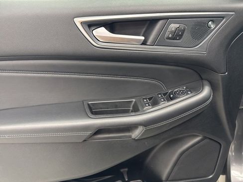 Used 2024 Ford Edge Titanium image 9