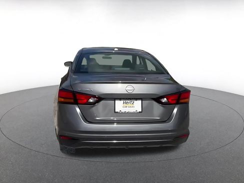 Used 2025 Nissan Altima 2.5 SV FWD image 10