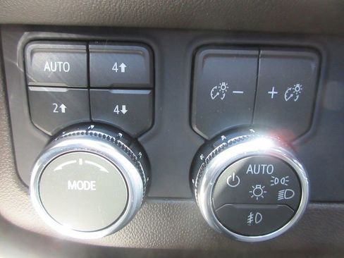New 2026 GMC Yukon XL Elevation w/ Elevation Premium Package AWD/4WD image 17