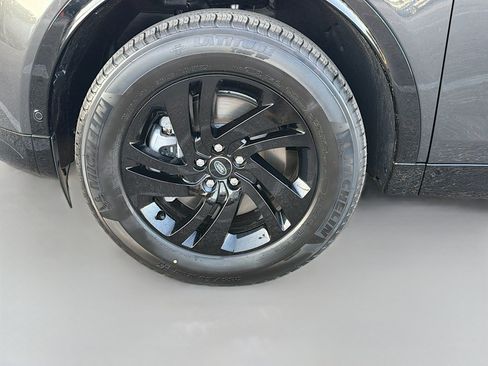 New 2026 Land Rover Discovery Sport Landmark AWD/4WD image 40