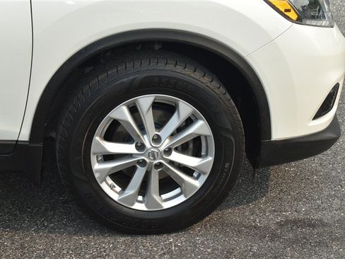 Used 2015 Nissan Rogue SV w/ SV Premium Package AWD/4WD image 3