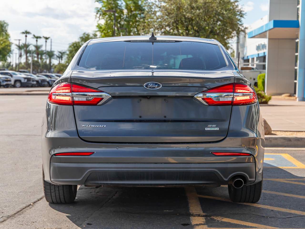 Used 2020 Ford Fusion SE FWD image 5