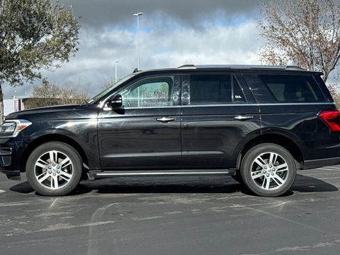 Used 2024 Ford Expedition Limited image 7