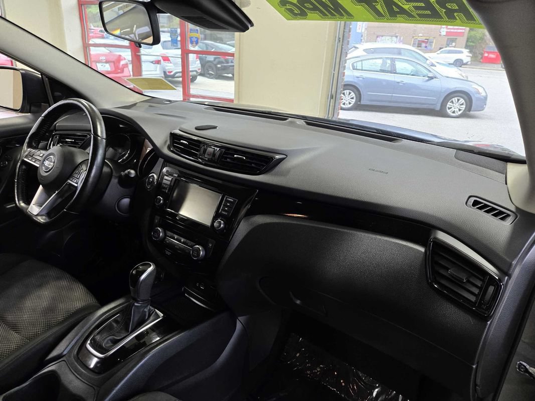 Used 2021 Nissan Rogue Sport SV AWD/4WD image 24