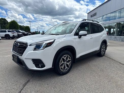 Used 2023 Subaru Forester Premium AWD/4WD image 7