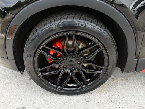 Used 2019 Cadillac XT4 Sport w/ Cold Weather Package AWD/4WD image 29