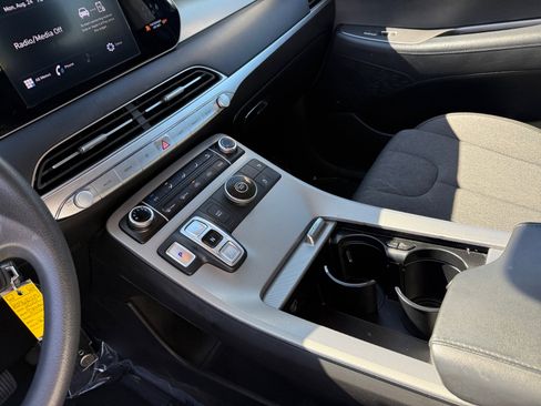 Used 2022 Hyundai Palisade SE FWD image 13