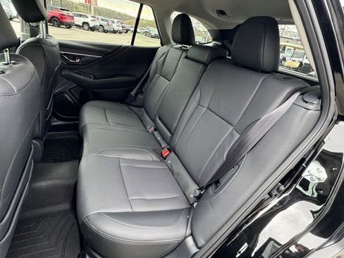 Used 2025 Subaru Outback Limited image 17