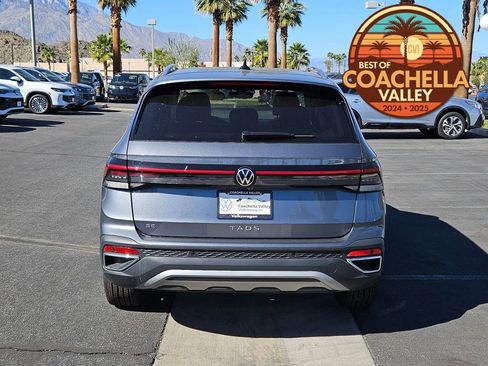 New 2026 Volkswagen Taos SE FWD image 4