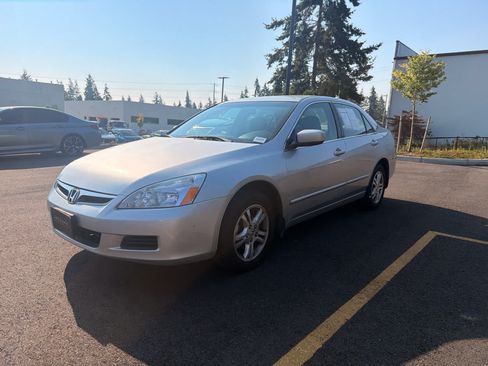 Used 2007 Honda Accord SE image 2