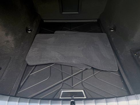 Used 2025 BMW 760i xDrive w/ Executive Package image 57