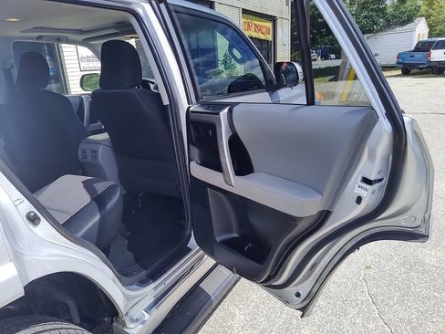 Used 2010 Toyota 4Runner SR5 AWD/4WD image 16