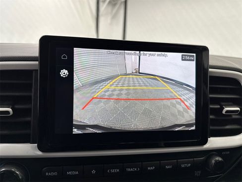 Used 2025 Hyundai Venue Limited image 28