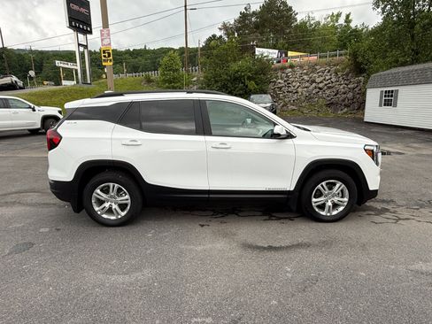 Certified 2024 GMC Terrain SLE w/ Driver Convenience Package AWD/4WD image 6