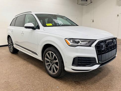 Used 2023 Audi Q7 2.0T Premium Plus w/ Premium Plus Package AWD/4WD image 9