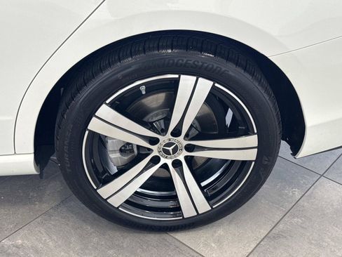 Used 2025 Mercedes-Benz C 300 Sedan image 9