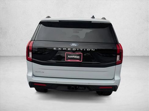 New 2025 Ford Expedition Active image 7