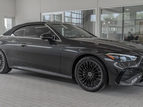 Used 2024 Mercedes-Benz CLE 300 4MATIC Cabriolet image 13