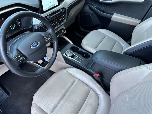 Used 2020 Ford Escape SEL image 10