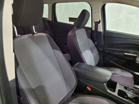 Used 2019 Ford Escape SE image 46