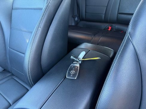 Used 2021 Mercedes-Benz GLC 300 4MATIC image 25