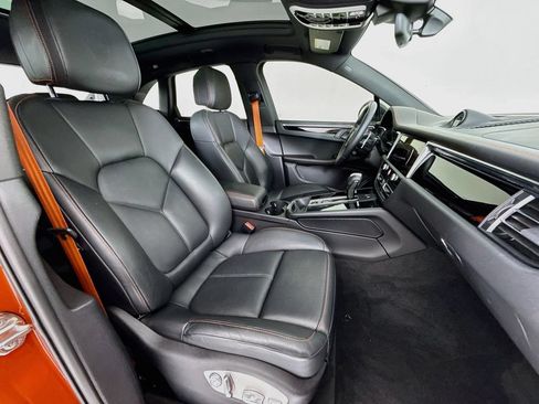 Certified 2023 Porsche Macan Turbo AWD/4WD image 29