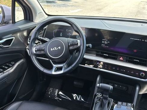 Used 2025 Kia Sportage EX image 14