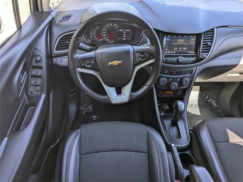 Used 2019 Chevrolet Trax LT w/ LT Convenience Package image 15