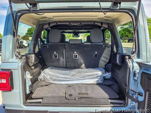 Certified 2025 Jeep Wrangler Unlimited Sahara AWD/4WD image 18