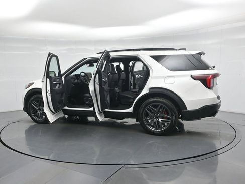 New 2026 Ford Explorer ST image 34
