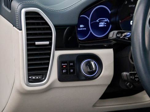 Used 2021 Porsche Cayenne GTS image 20