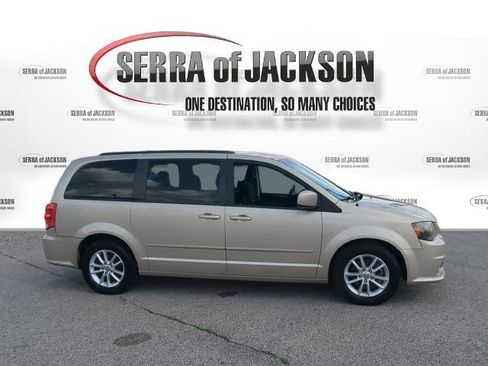 Used 2013 Dodge Grand Caravan SXT w/ UConnect Hands-Free Group FWD image 9