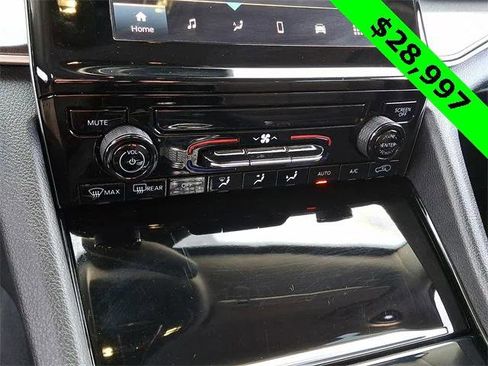 Certified 2023 Jeep Grand Cherokee Laredo image 16