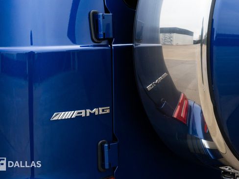 Used 2022 Mercedes-Benz G 63 AMG 4MATIC w/ G Manufaktur Interior Package image 11