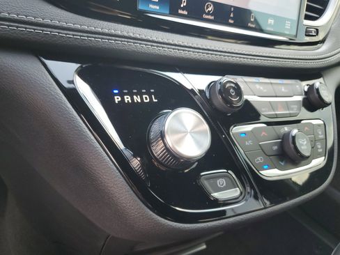 New 2026 Chrysler Pacifica Select image 18