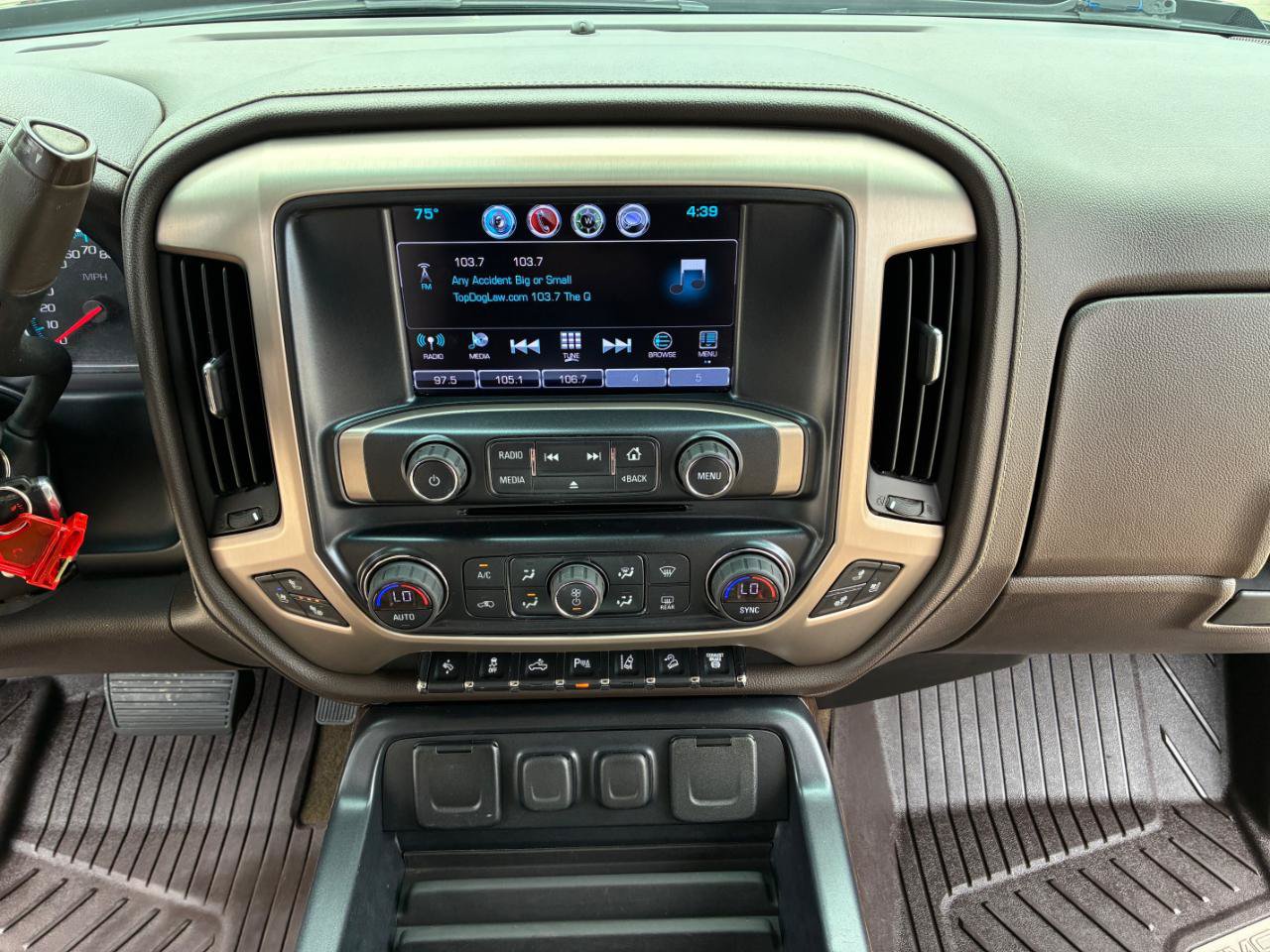 Used 2017 GMC Sierra 2500 Denali w/ Duramax Plus Package AWD/4WD image 21