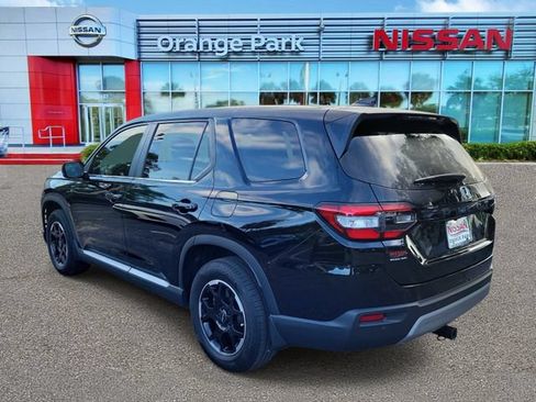 Used 2025 Honda Pilot EX-L image 3