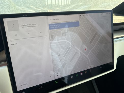 Used 2023 Tesla Model X AWD/4WD image 10