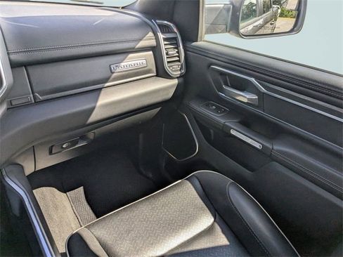 Used 2024 RAM 1500 Laramie image 19