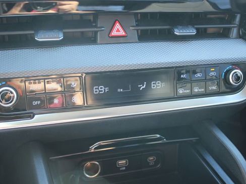 Used 2023 Kia Sportage LX AWD/4WD image 7