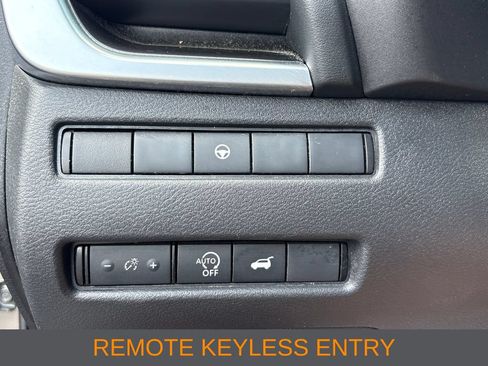 Used 2025 Nissan Rogue SV FWD image 6
