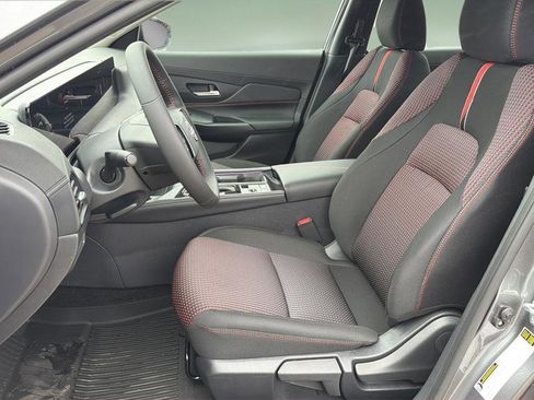 New 2026 Nissan Sentra SR w/ Floor Mat Package FWD image 24