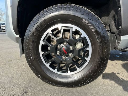 Certified 2025 Toyota Tacoma TRD Off-Road image 13