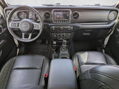 Used 2022 Jeep Wrangler Unlimited Sahara AWD/4WD image 18