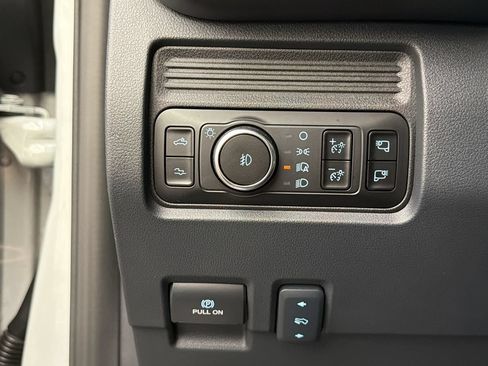 Used 2026 Ford F450 Platinum AWD/4WD image 32