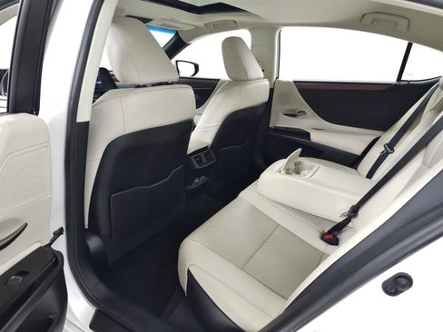 Used 2024 Lexus ES 350 w/ Premium Package FWD image 29