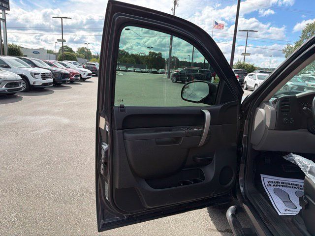 Used 2010 Chevrolet Silverado 1500 LS AWD/4WD image 13