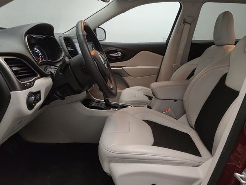 Used 2021 Jeep Cherokee Latitude Plus image 17