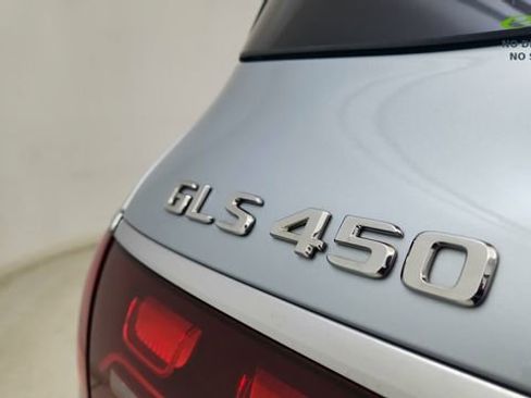 Used 2025 Mercedes-Benz GLS 450 4MATIC image 18